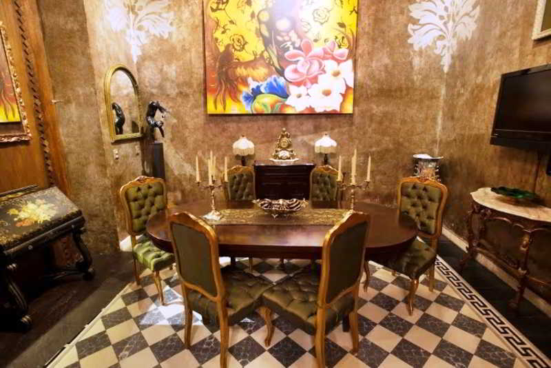 Casa Pedro Loza Petit Hotel