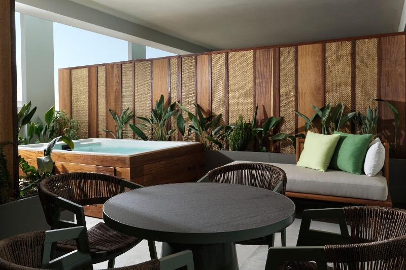 MonAsty Thessaloniki, Autograph Collection-28