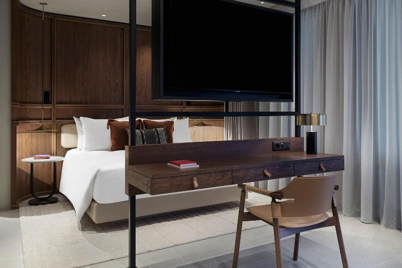 MonAsty Thessaloniki, Autograph Collection-105