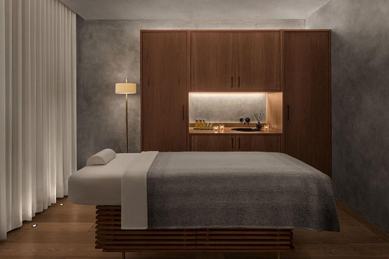 The Reykjavik EDITION-124