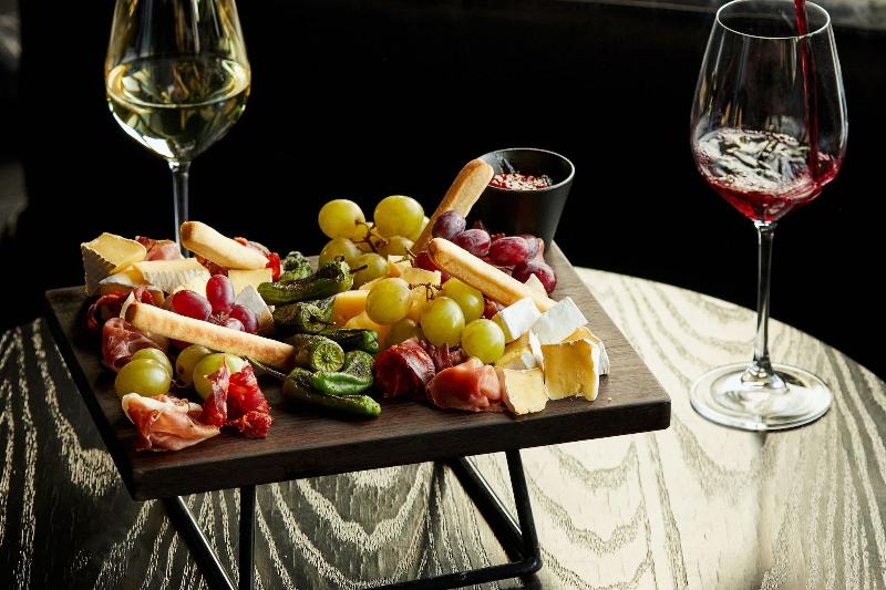 The Reykjavik EDITION-94