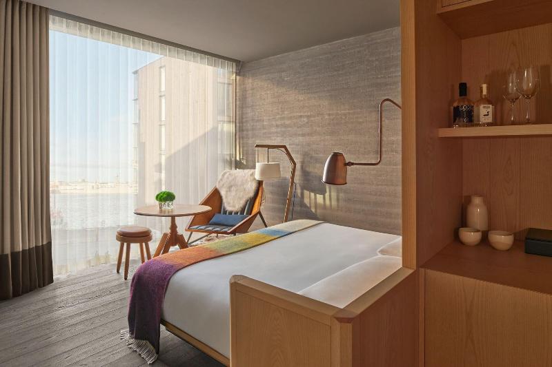 The Reykjavik EDITION-17