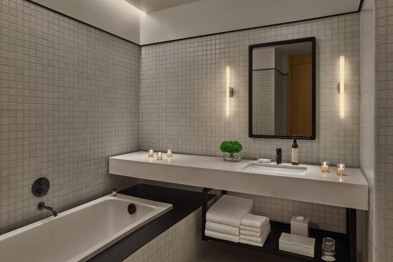 The Reykjavik EDITION-83