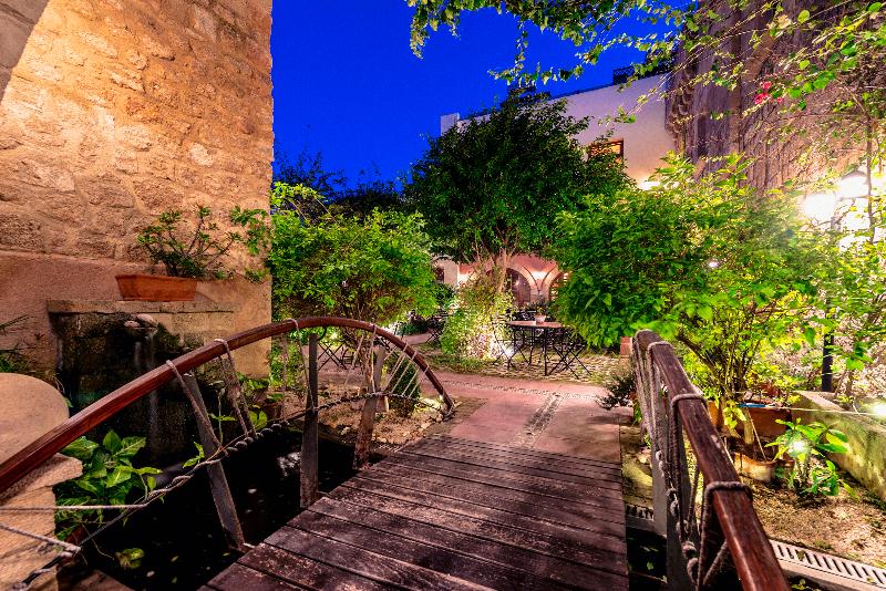 Avalon Boutique Hotel-8