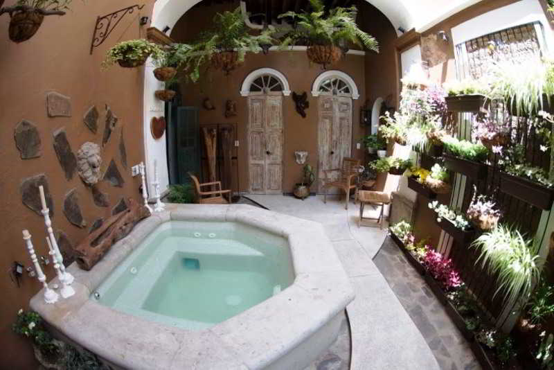 Casa Pedro Loza Petit Hotel-4