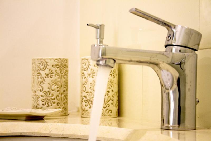 Casa De La Vega - Bad