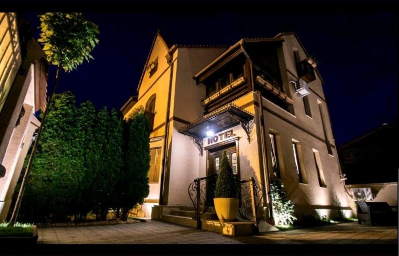 Noblesse Boutique Hotel-0