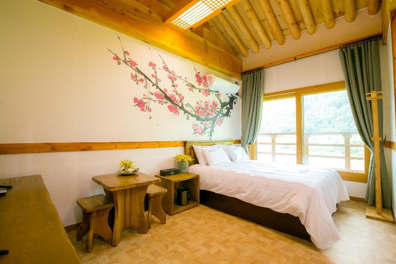 Jeonju Wangyijimil Hanok Hotel-68