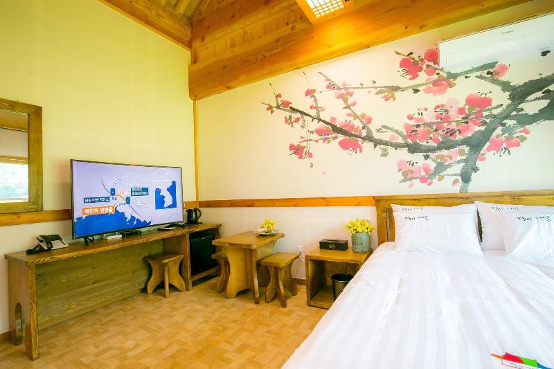 Jeonju Wangyijimil Hanok Hotel-73