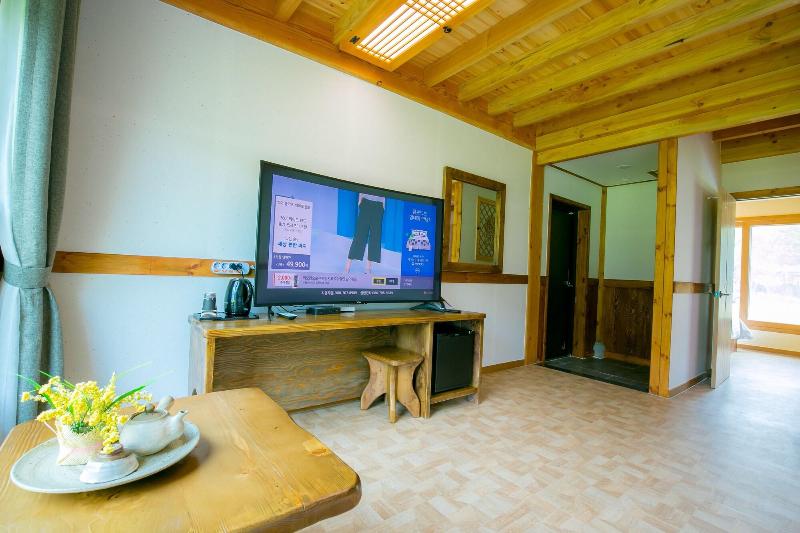 Jeonju Wangyijimil Hanok Hotel-33