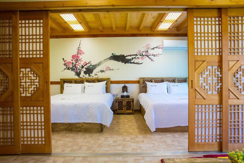 Jeonju Wangyijimil Hanok Hotel-43