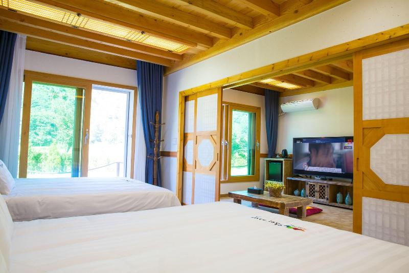 Jeonju Wangyijimil Hanok Hotel-45