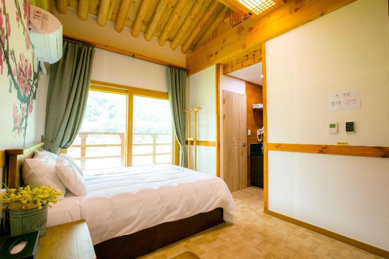 Jeonju Wangyijimil Hanok Hotel-51