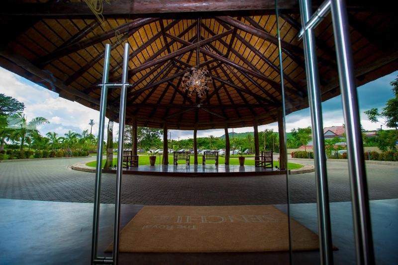 The Royal Senchi-127