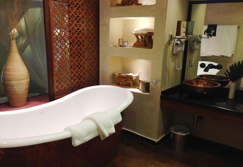 The Royal Senchi-142