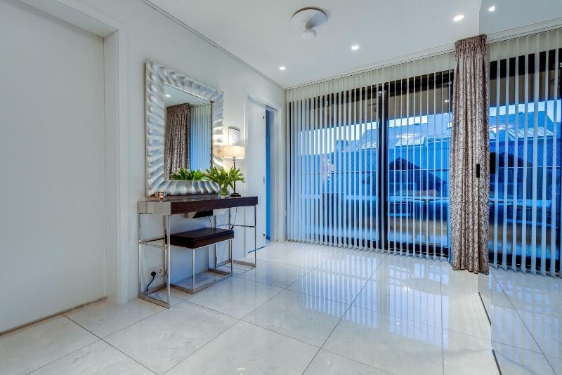 Black Pearl Reykjavik Finest Apartments-44