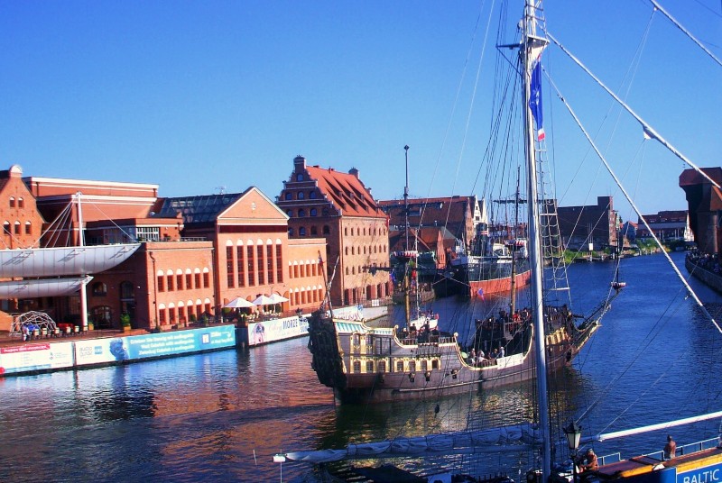 Polish Baltic Philharmonic on the Motława river